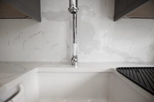 calacutta urban quartz white quartz with marble effect installed in barnet by rock and co