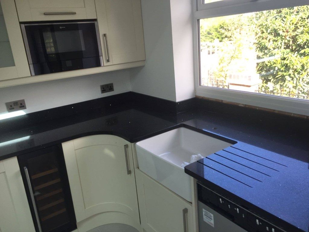 black quartz kitchen worktop silestone