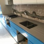 grigio de lusso grey quartz with shimmer white high gloss german kitchen