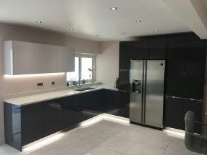 white and grey combination quartz worktops