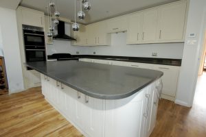 piatra slate carrera grey quartz in kitchen