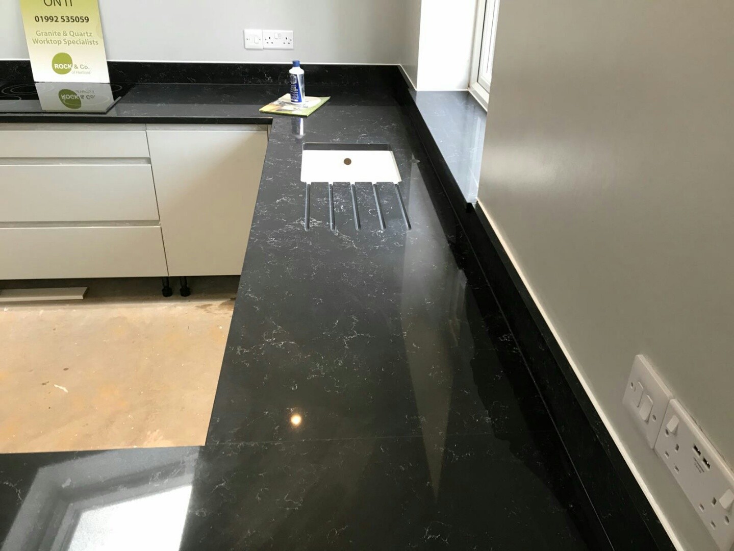 nero venata black marble effect quartz