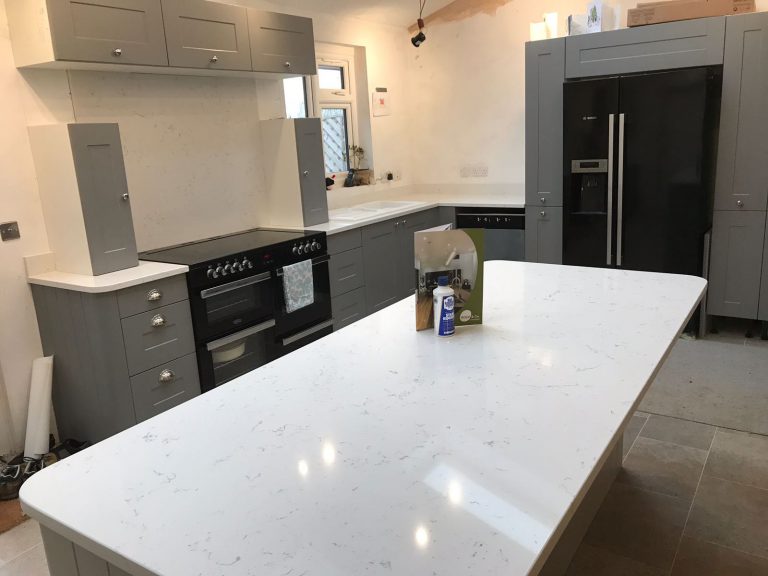 carrera quartz worktops grey kitchen rockandco